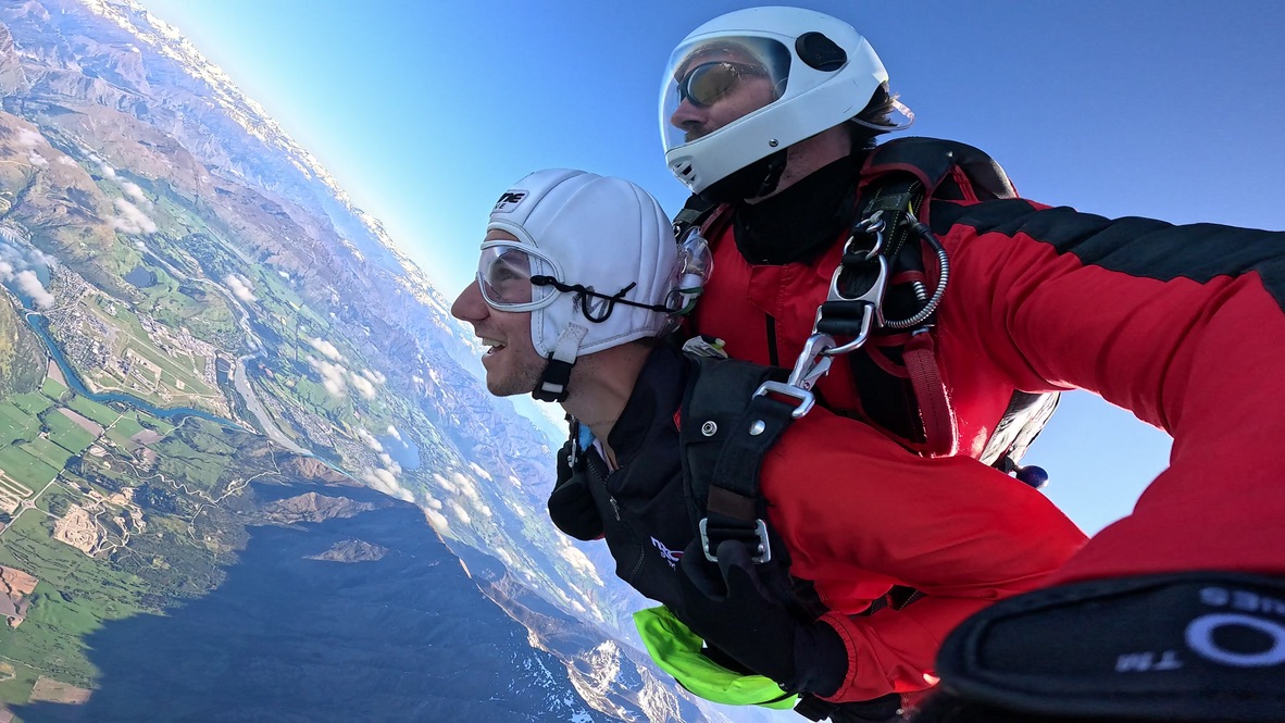Skydiving photo