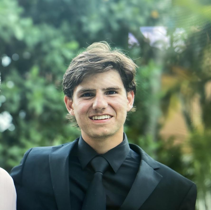 Gonzalo Cortés headshot